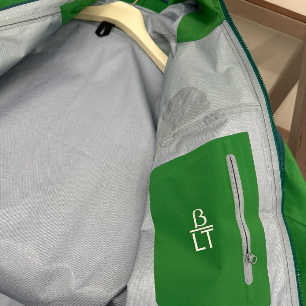 Arc'teryx Beta Series Lightweight Jacket - image 6